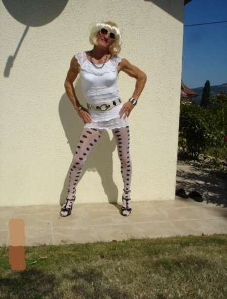 Homme en collant et travestie pour idem en collant
