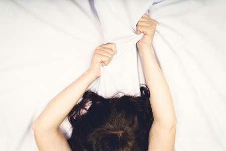 Propose massage &amp; Cunnilingus sur table de massage