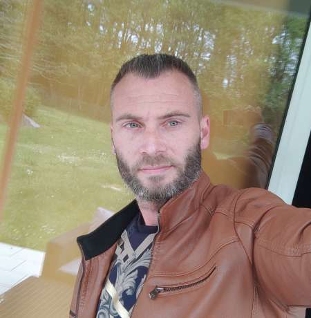 JH 34 ans cherche femme mature pour baiser