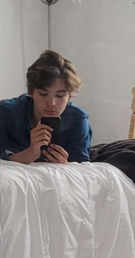 Jeune de 18 cherche plan cul / echange de nude