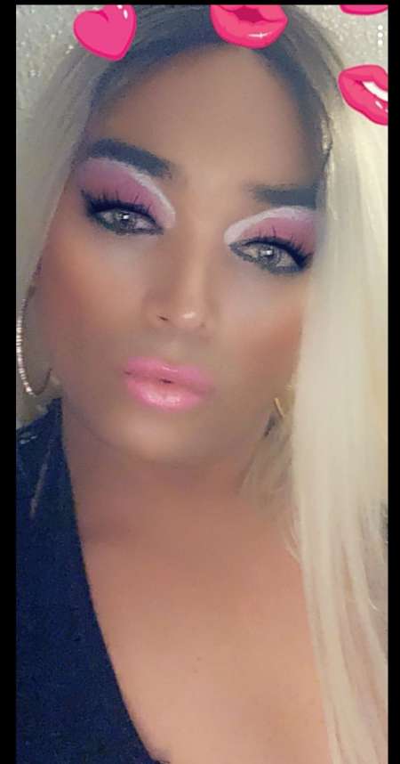 ines jolie poupée travesti tunisienne