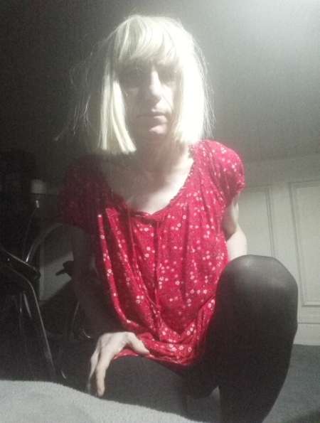 Travesti blonde pour blacks sans capote à paris