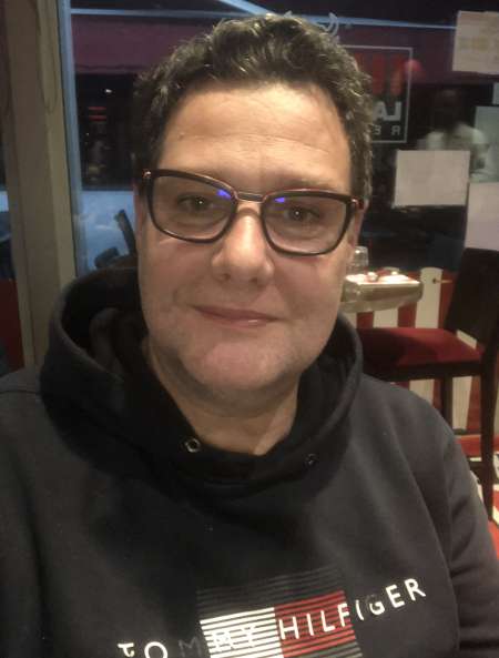 Cherche femme pour relation discrète