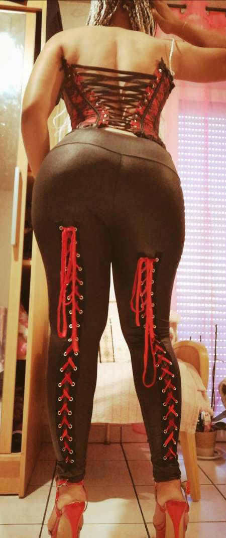 La Queen Maureen Money Miss cherche money slaves