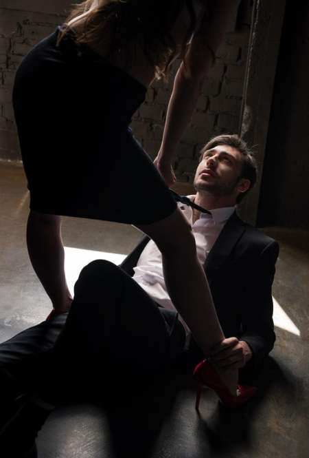 Homme Elégant soumis cherche Mistress Puissante