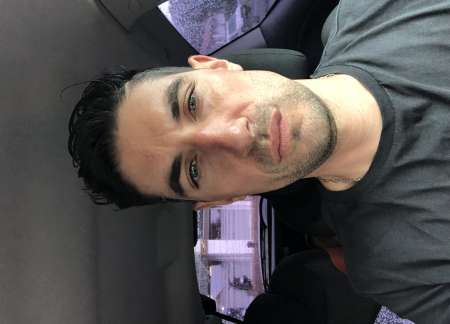 Beau mâle de 32 ans