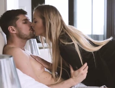 H45 _ Un gentleman pour une amitié sensuelle