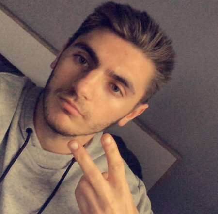 Jeune dominateur de 22 ans recherche une soumise.