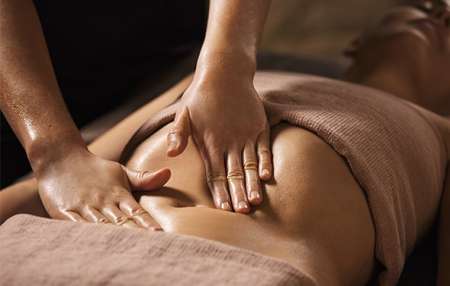 Massage pour femme tantrique californien