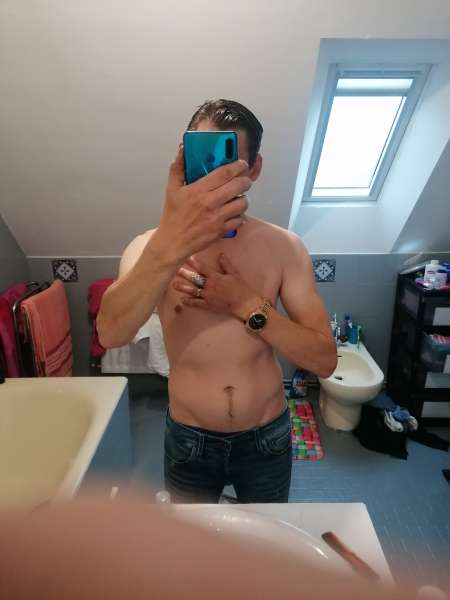 Beau garçon de 37 ans qui aime faire plaisir