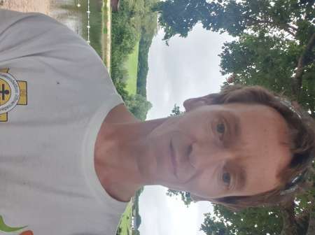 Recherche amitié proche de Nevers, voir plus.