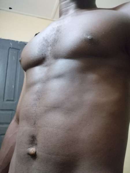 Escorte boy uniquement disponible pour les femmes