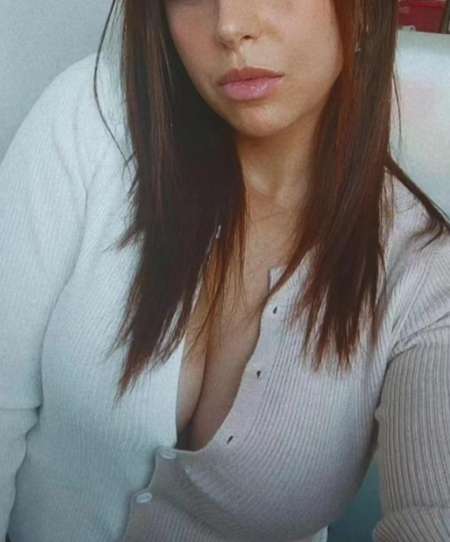 Escort brune