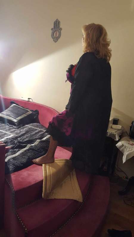 sylvia beaute mature et pulpeuse