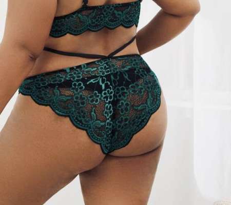 Femme sexy croquante
