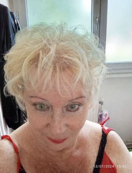 Douce et charmante femme mature