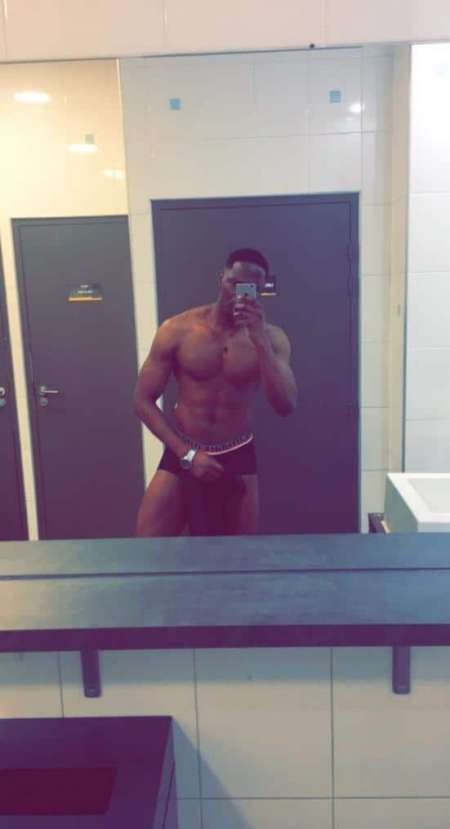 Black musclé cherche petite cochonne