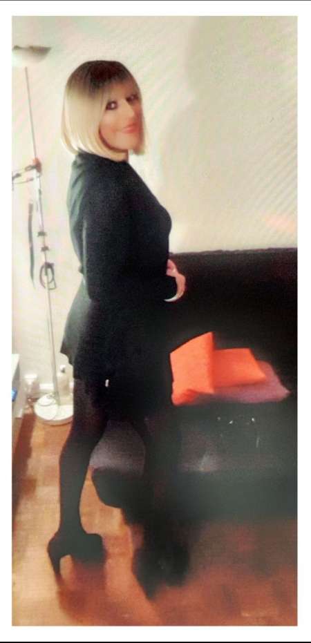 Rencontre plaisir avec travestie, homme européen
