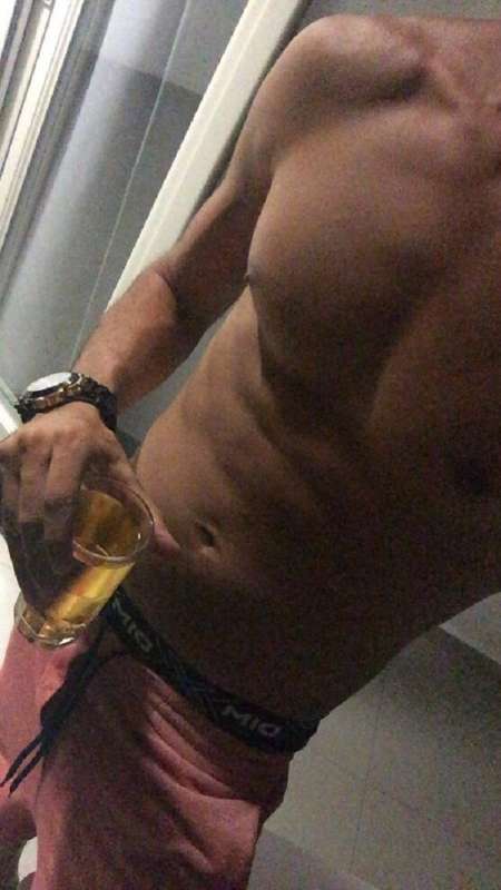 Invitation aux plaisirs par le toucher