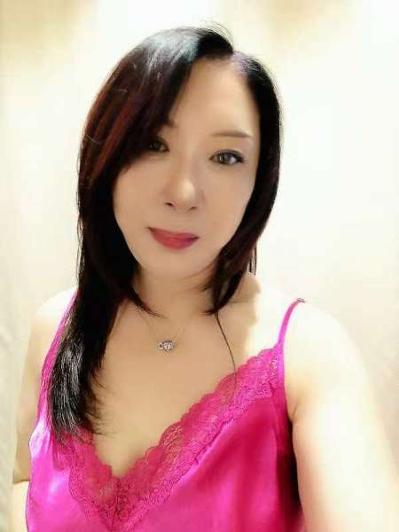 jeune femme LEA