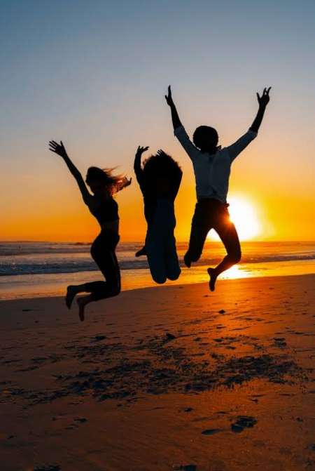 Jeunne Couple cherche une fille bisexuelle a rabat
