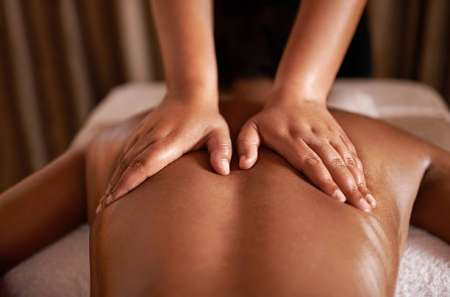 Séance de massage du dos