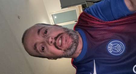 Homme de 40 ans recherche des pieds femme