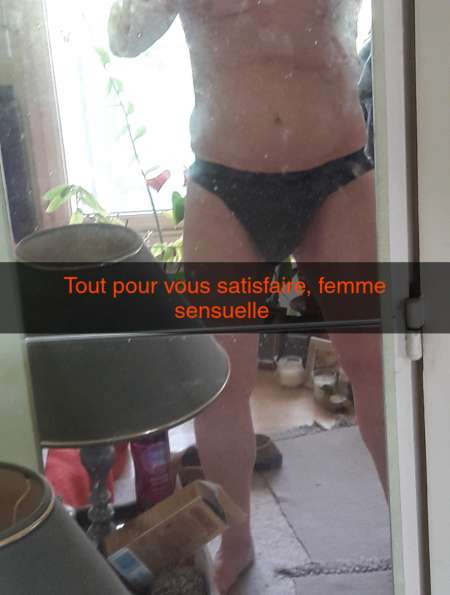 coucou malicieuse et gourmande suceuse