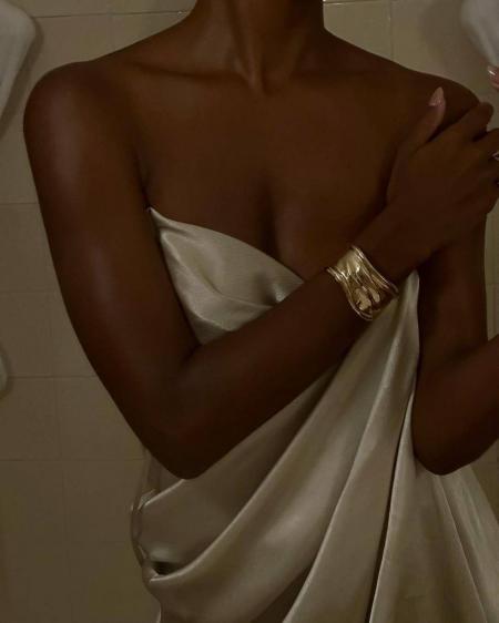Massage , services ,