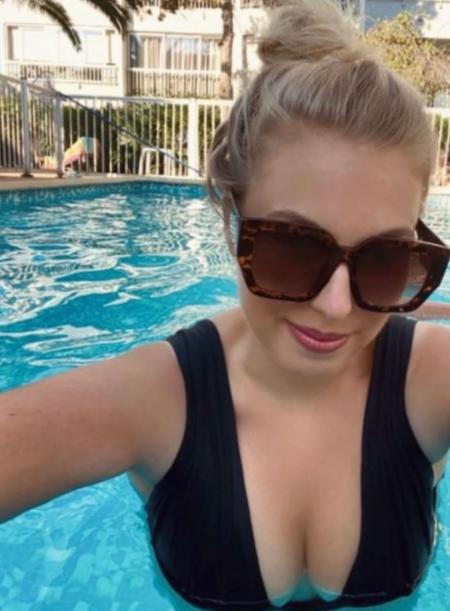 Chat coquin avec blonde aux yeux bleus 🥰