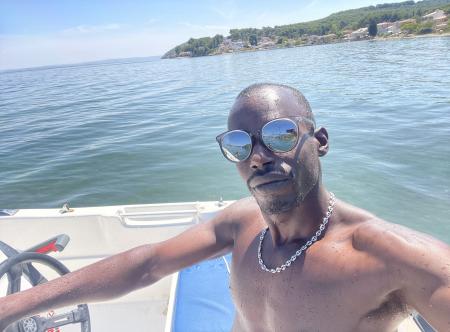 Homme des îles cherche couple cando