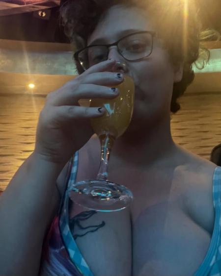 Femme independante passionnée et pleine d'energie