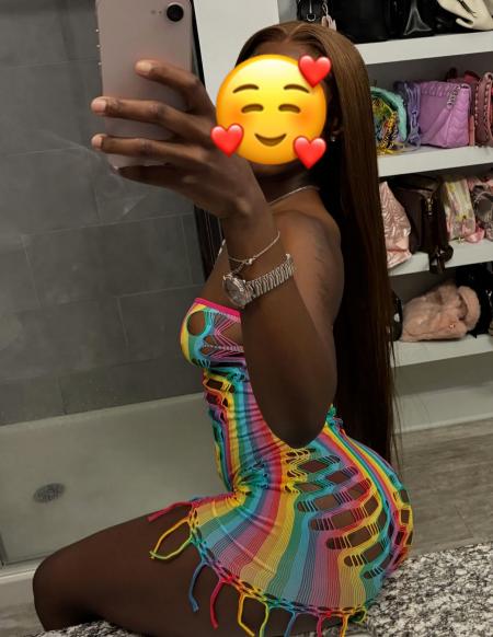 SEXY NEGRESSE CHAUD Disponible