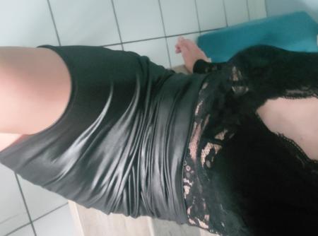 Coucou sandra travestie reçoi hommes actifs unique